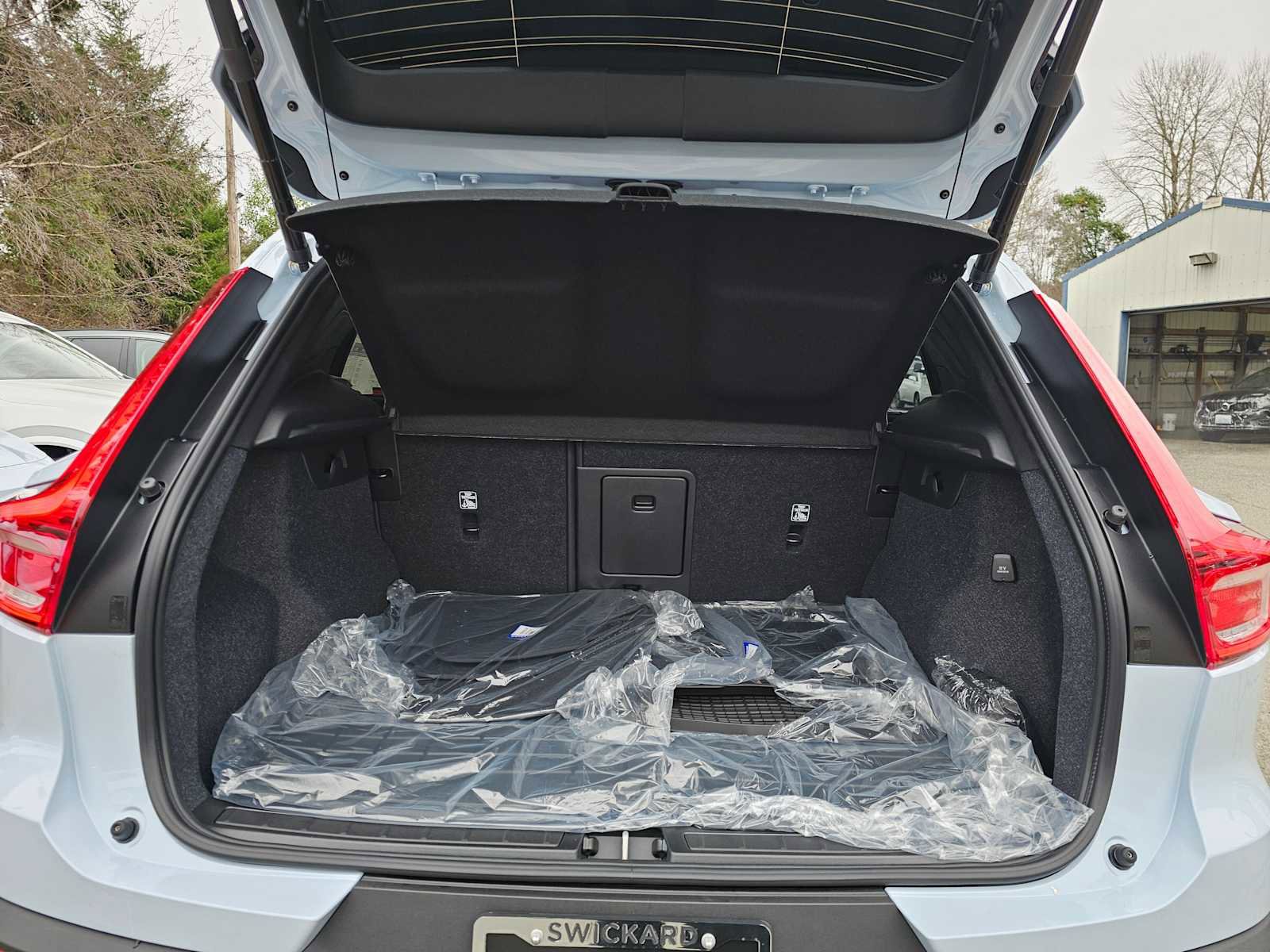 New 2026 Volvo XC40 B5 Plus w/ Protection Package Premier image 16