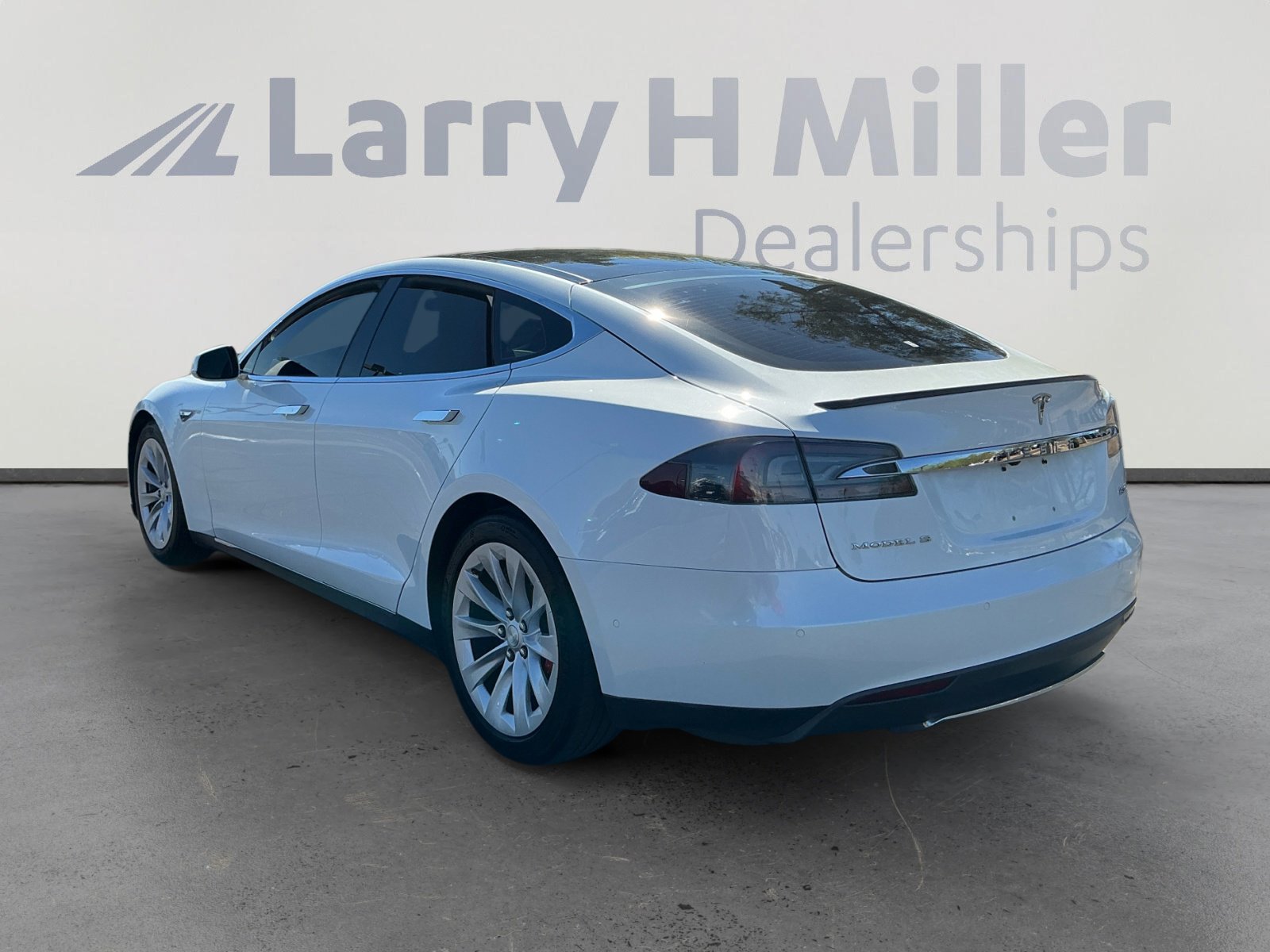 Used 2016 Tesla Model S P90D image 3