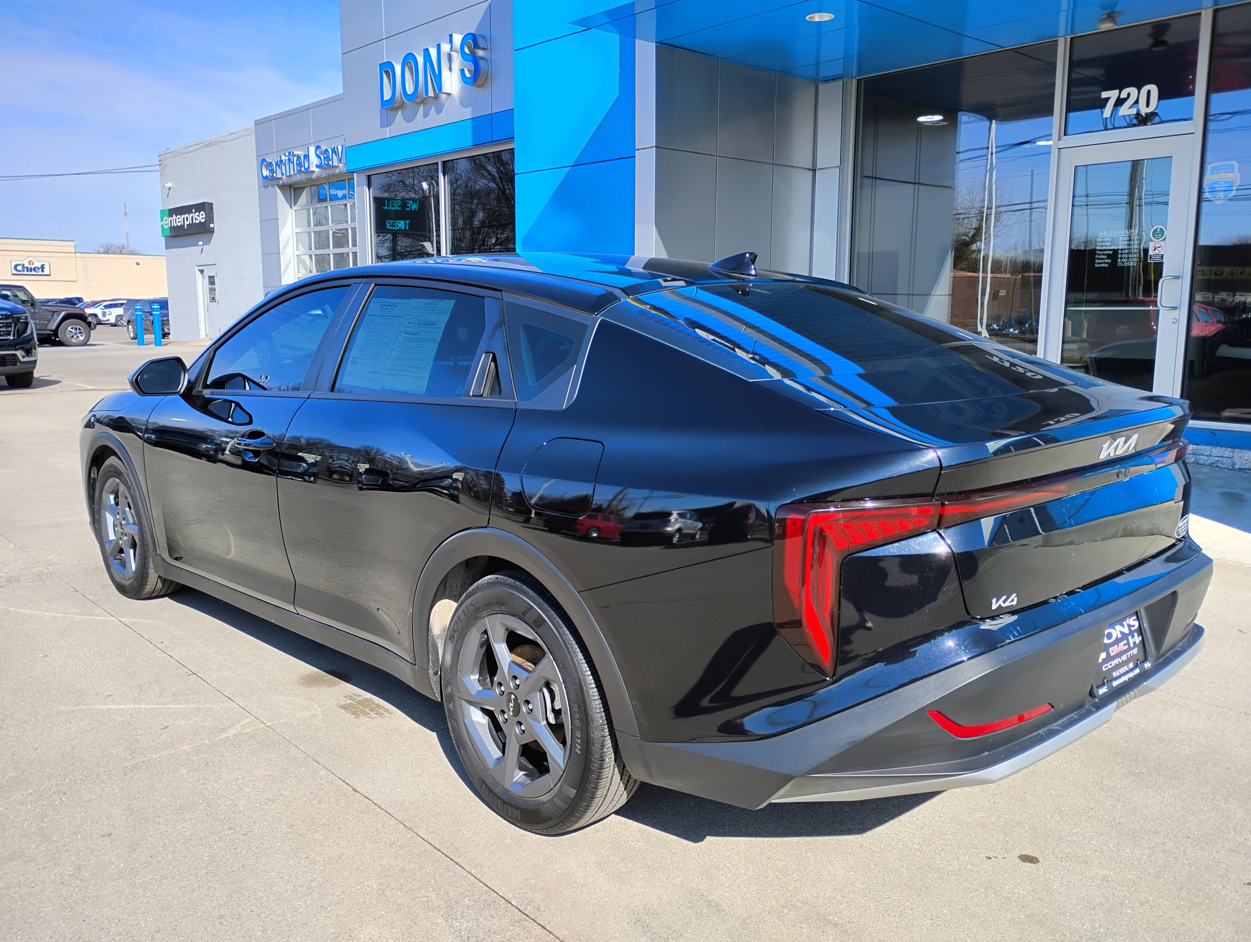 Used 2025 Kia K4 LXS image 2