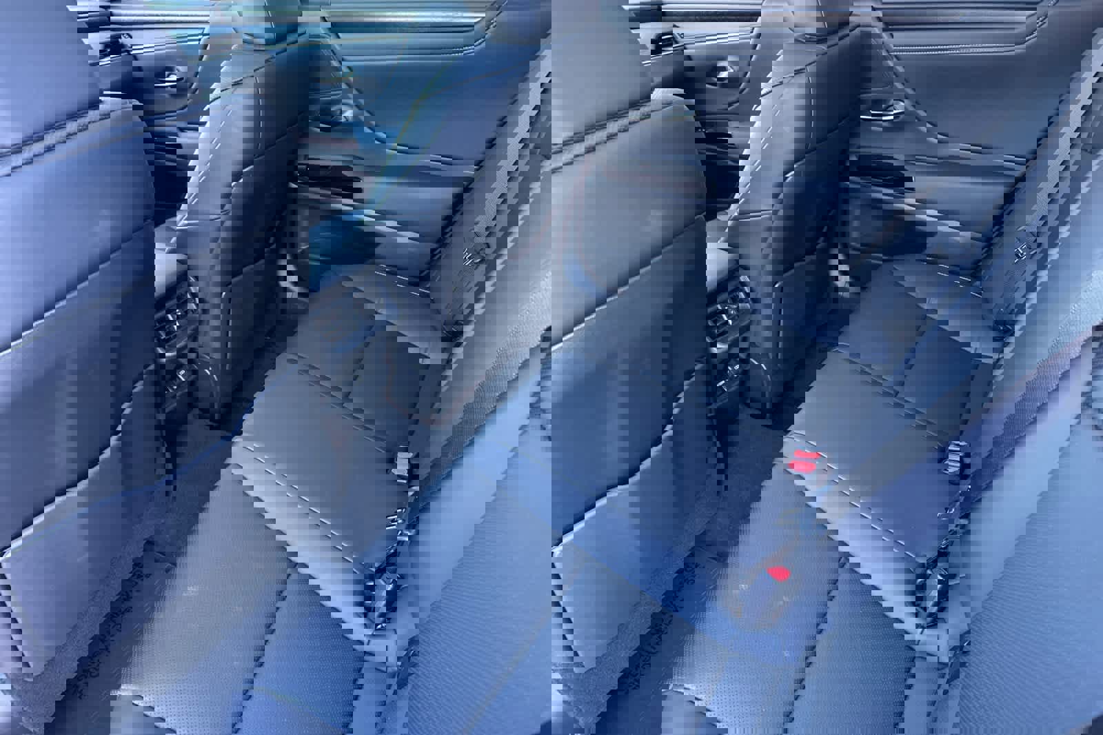 Used 2025 Lexus ES 350 w/ Premium Package image 4