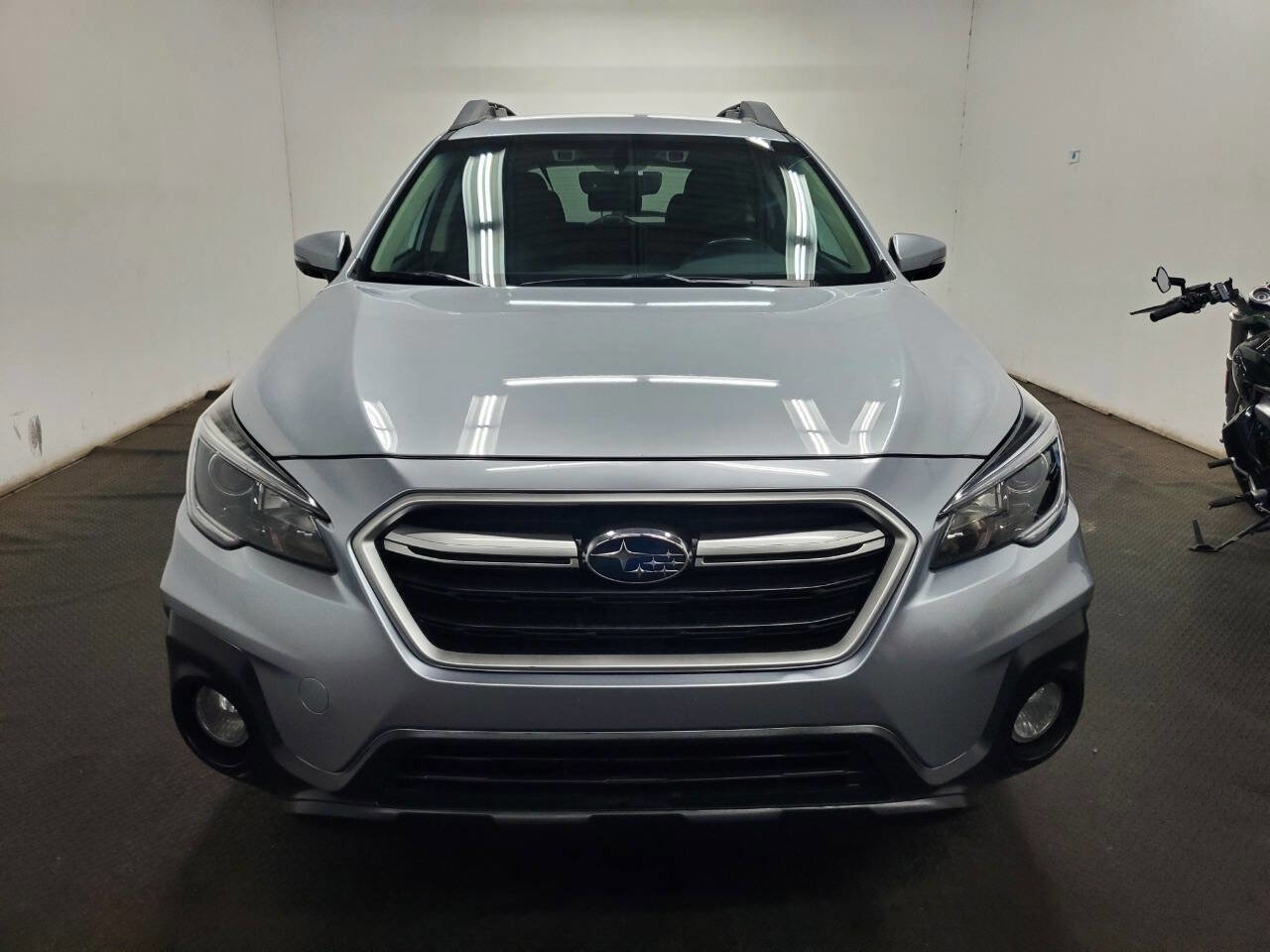 Used 2019 Subaru Outback 2.5i Premium w/ Popular Package #2 AWD/4WD image 2