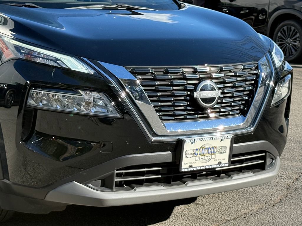 Used 2023 Nissan Rogue SV AWD/4WD image 7