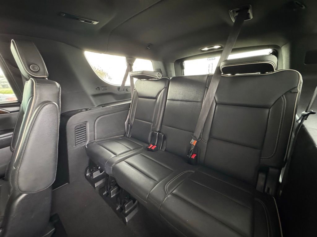 Used 2021 Chevrolet Suburban Premier w/ Premium Package RWD image 23