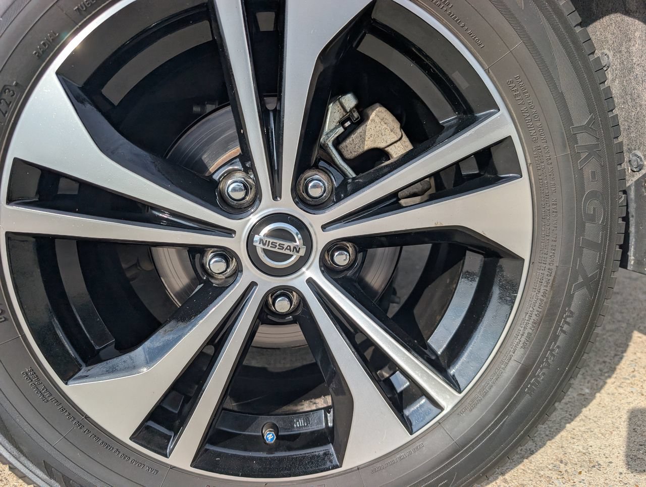 Used 2022 Nissan Sentra SV w/ All-Weather Package FWD image 7