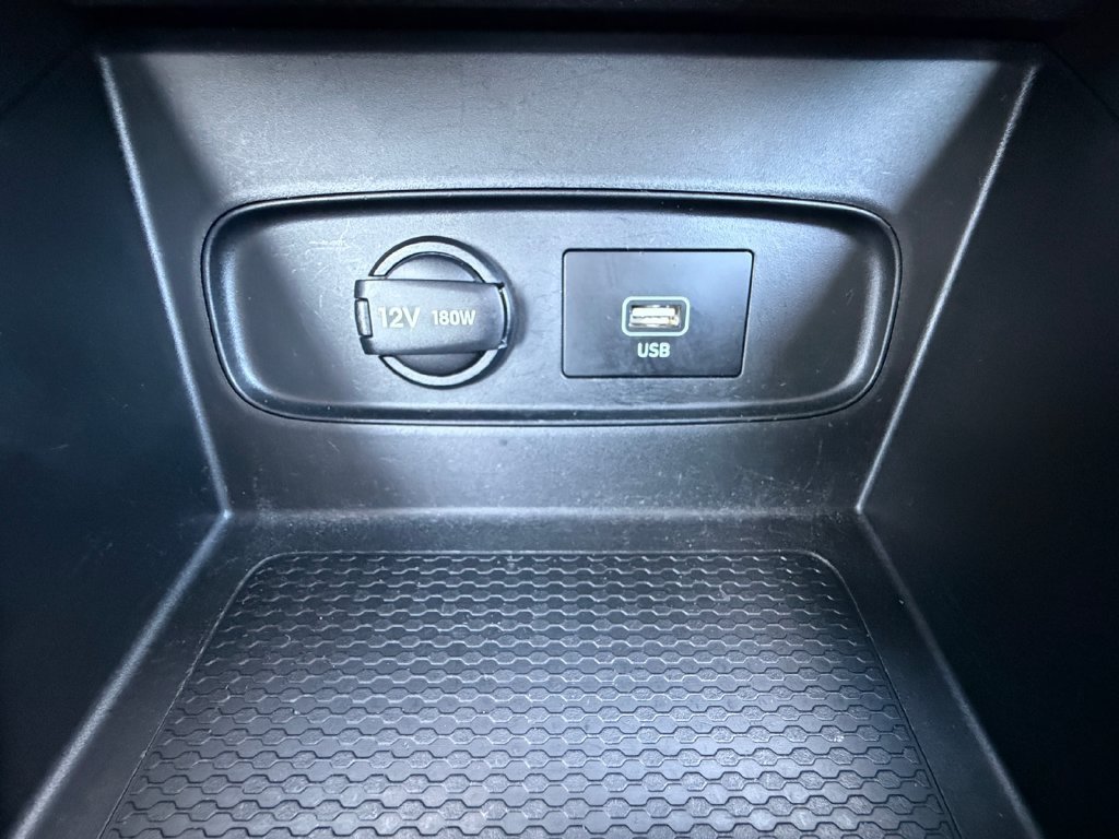 Used 2021 Hyundai Venue SE FWD image 28