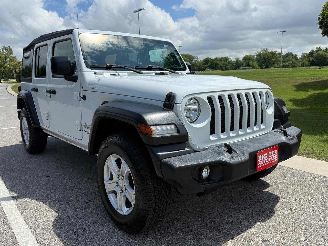 Used 2018 Jeep Wrangler Unlimited Sport S AWD/4WD image 2