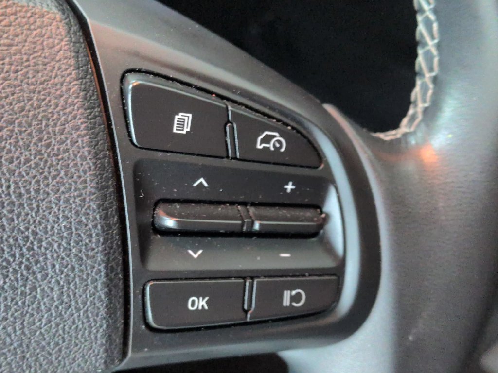 Used 2026 Hyundai Venue SEL FWD image 19