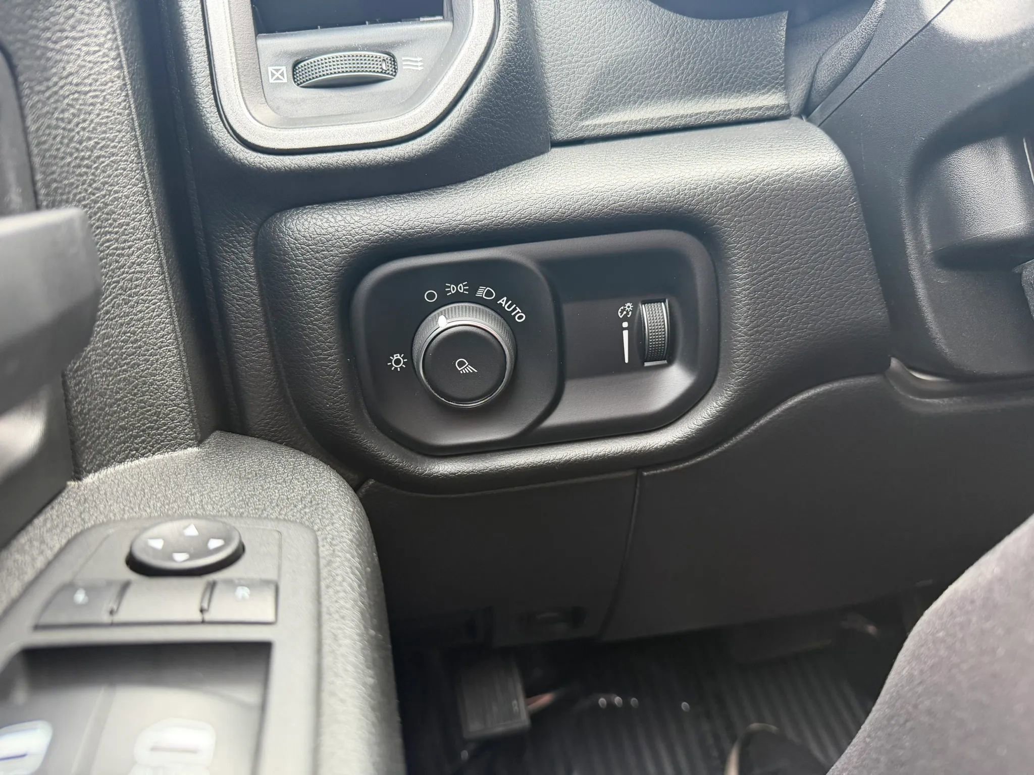 Used 2022 RAM 2500 Tradesman w/ Snow Chief Group AWD/4WD image 19