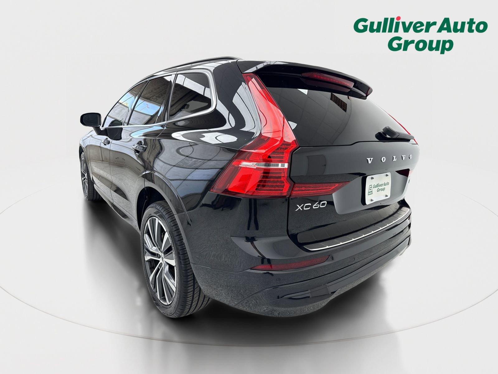 Used 2022 Volvo XC60 B5 Momentum w/ Protection Package Premier FWD image 5