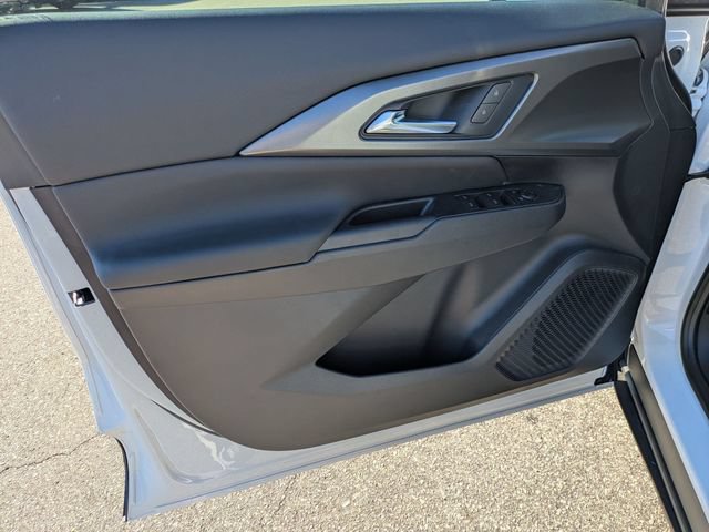 New 2026 Chevrolet Equinox EV LT w/ Comfort Package FWD image 9