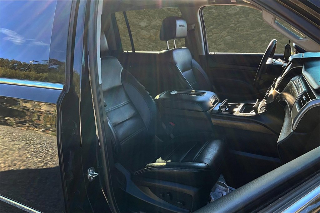 Used 2019 GMC Yukon XL Denali w/ Denali Ultimate Package image 7