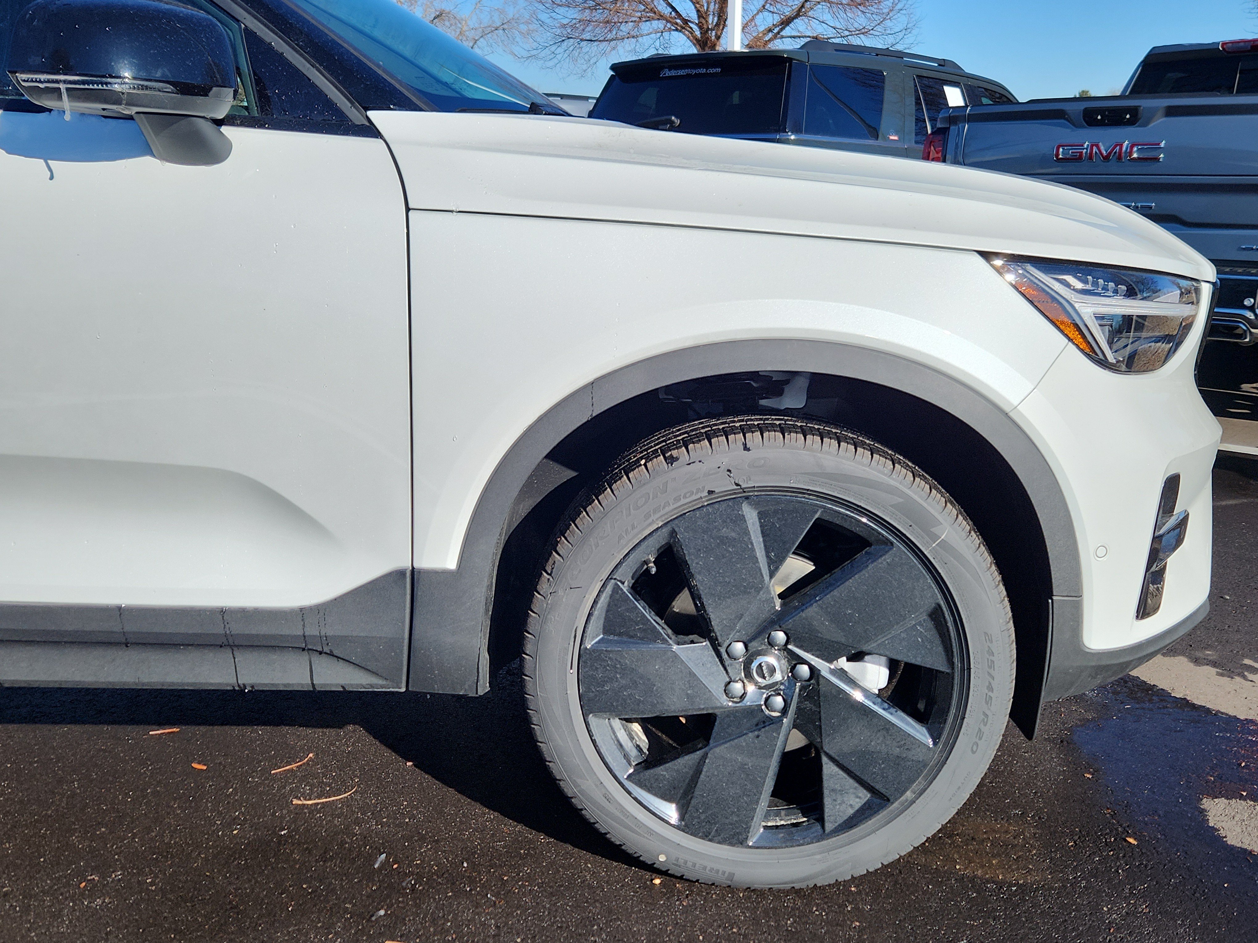 New 2026 Volvo XC40 B5 Ultra w/ Climate Package AWD/4WD image 6