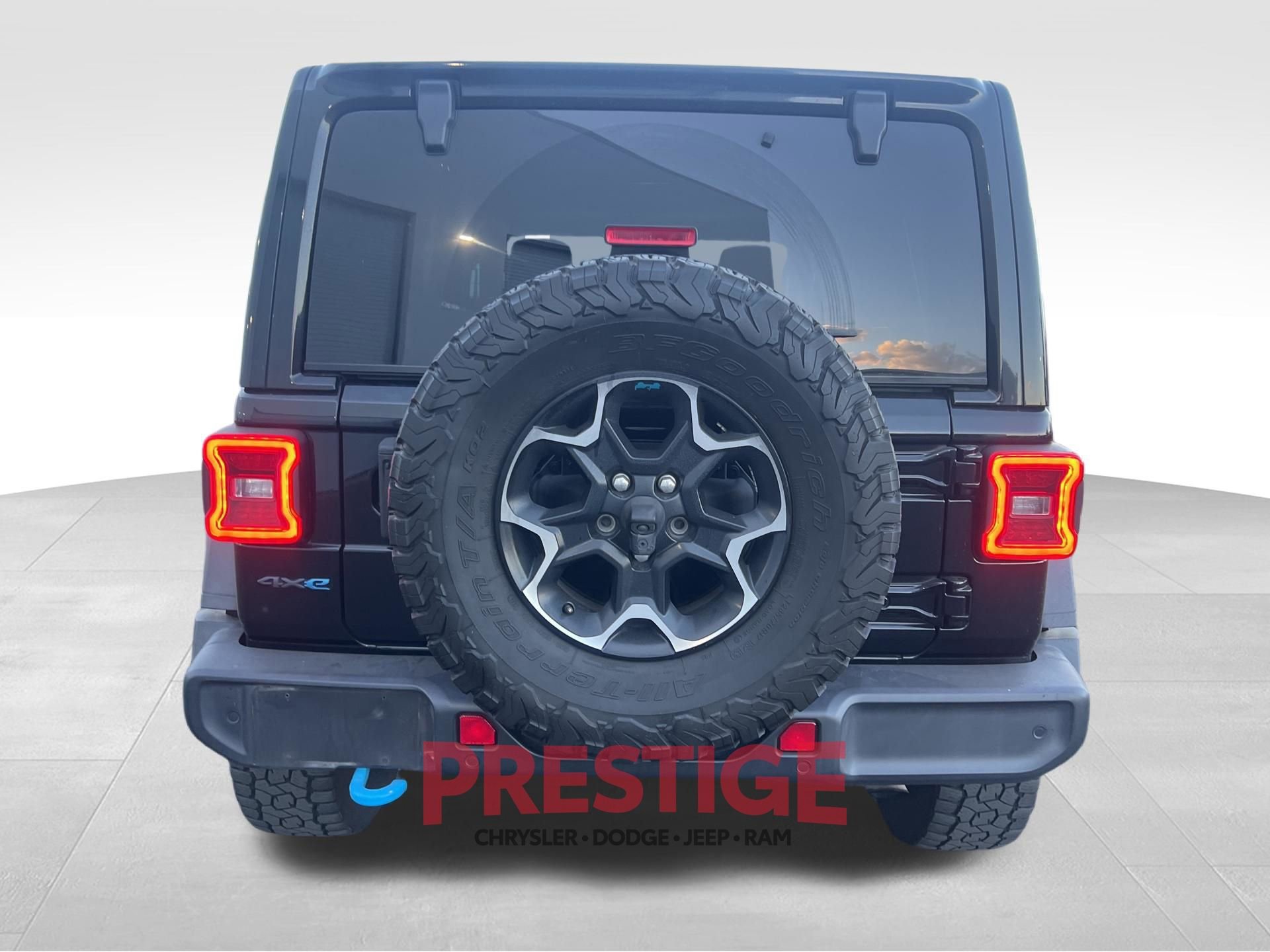 Used 2022 Jeep Wrangler Unlimited Rubicon 4xe AWD/4WD image 9