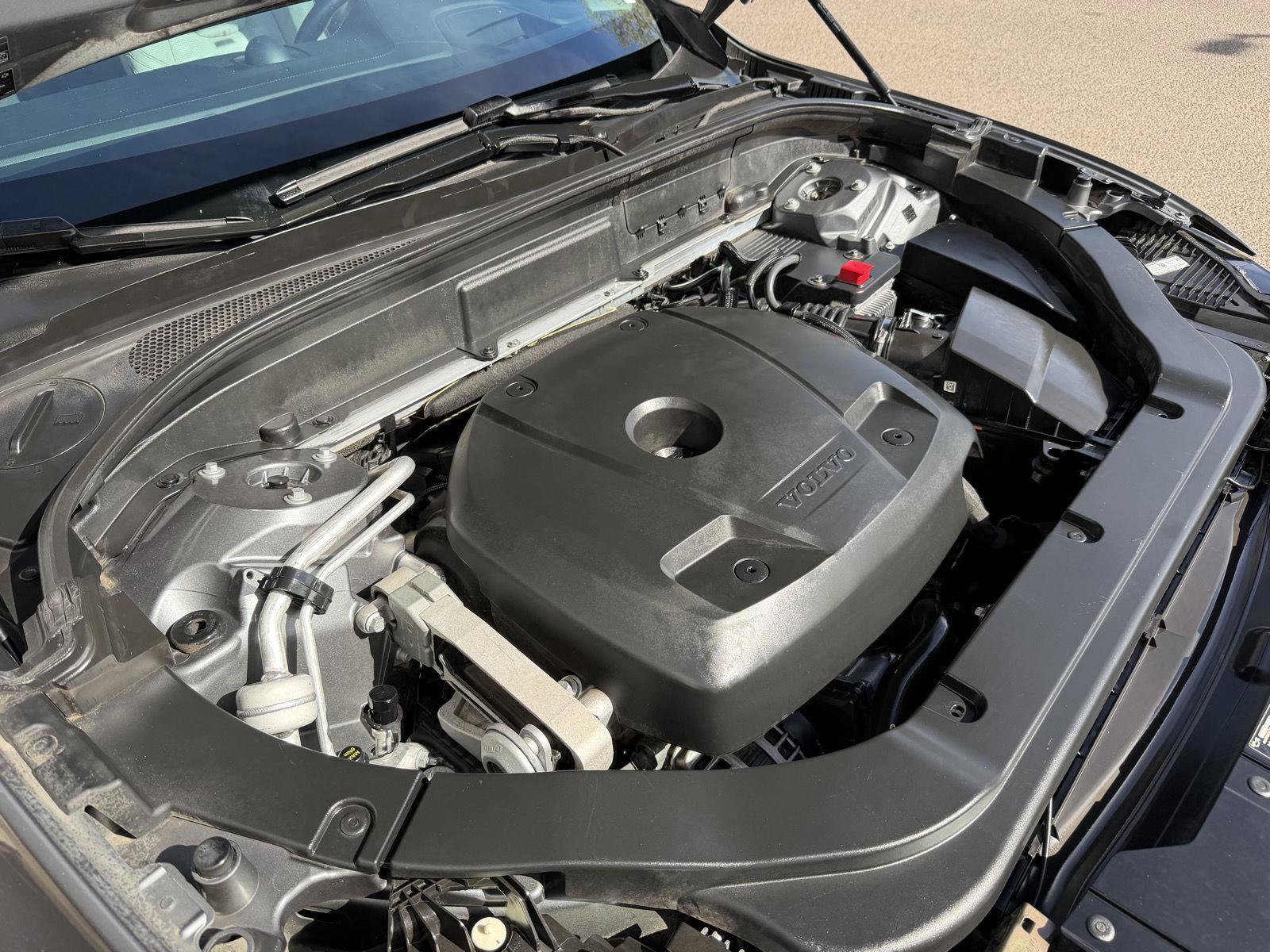 Used 2018 Volvo XC60 T6 Inscription w/ Luxury Seat Package image 18