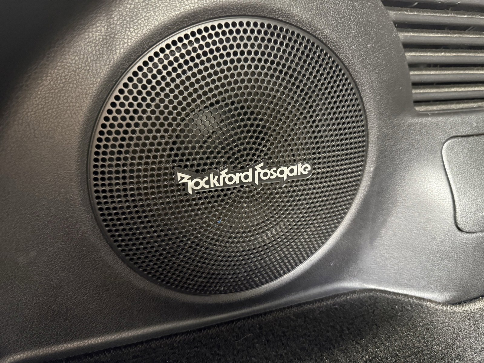 Used 2011 Nissan Juke SV w/ Interior Illumination Pkg image 9