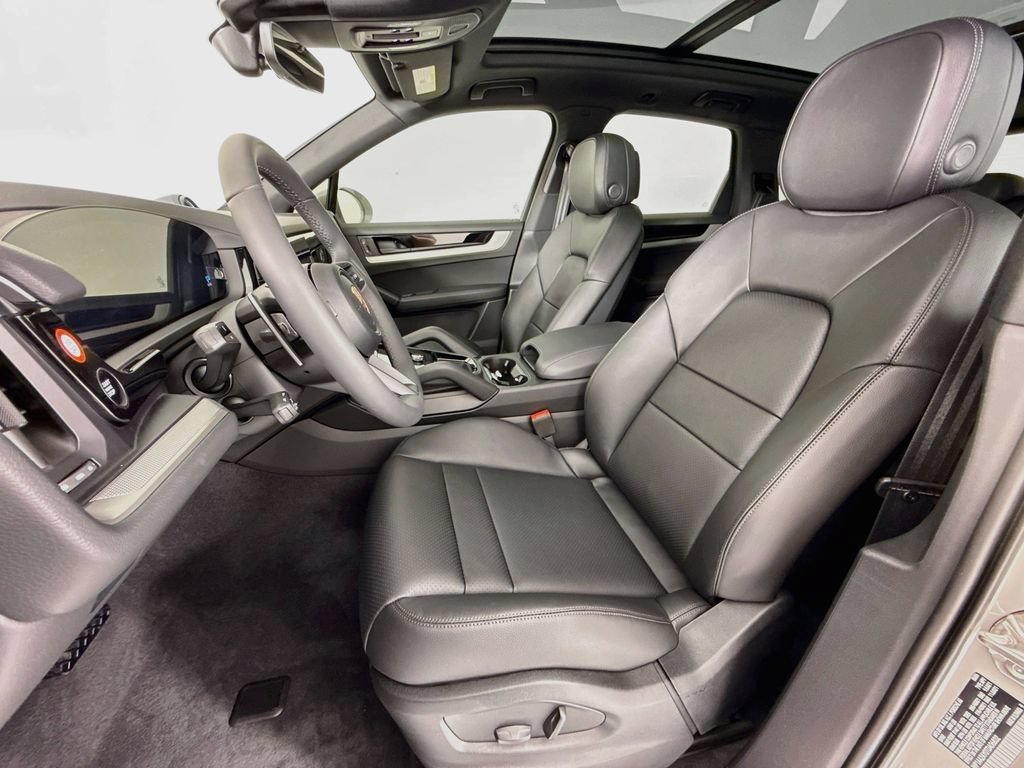 New 2026 Porsche Cayenne AWD/4WD image 5