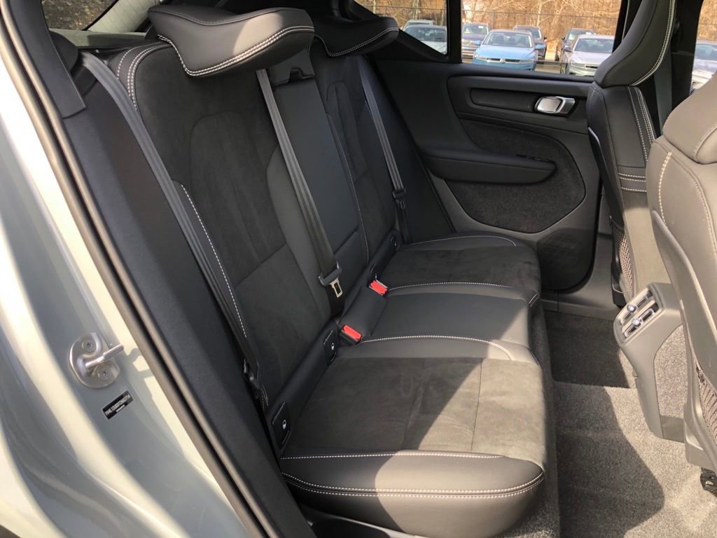 New 2026 Volvo XC40 B5 Ultra w/ Protection Package Premier AWD/4WD image 36