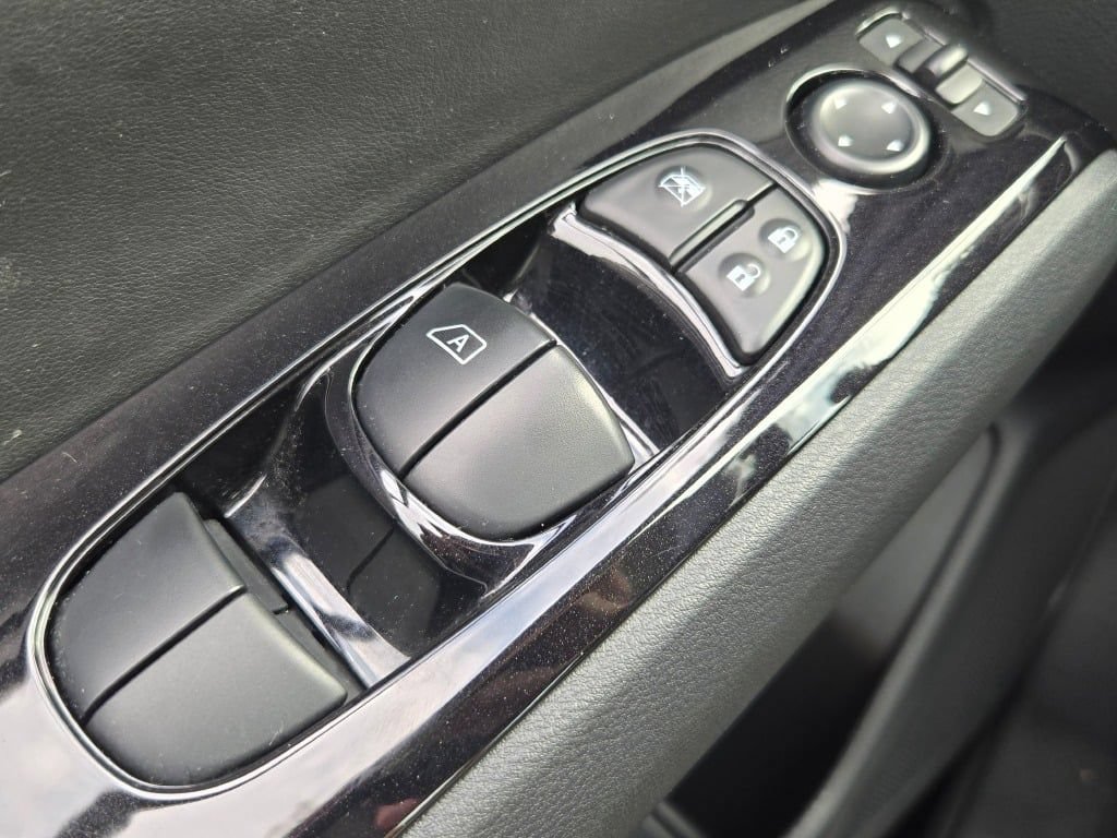Used 2024 Nissan Altima 2.5 SR w/ SR Premium Package FWD image 26