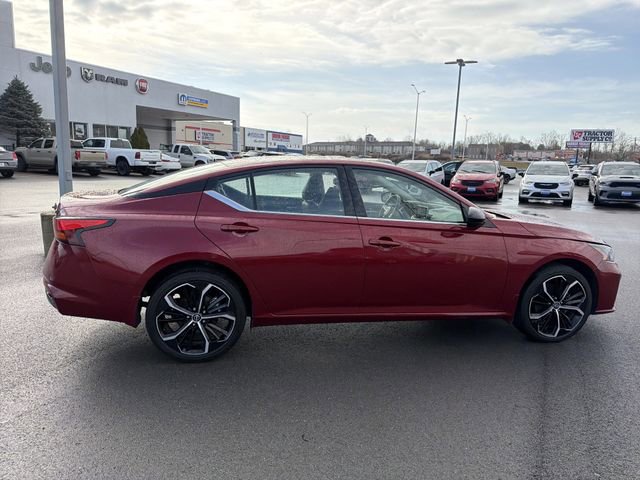 Used 2025 Nissan Altima 2.5 SR image 5