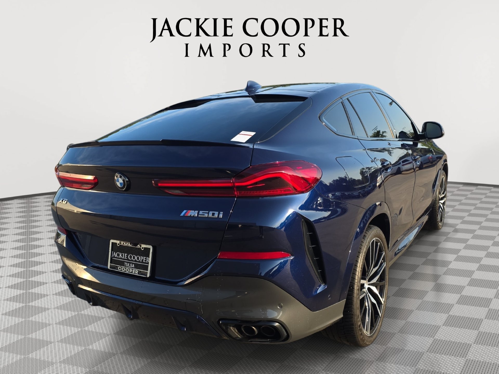 Used 2022 BMW X6 M50i w/ Executive Package AWD/4WD image 5