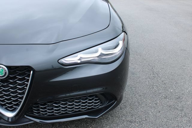 Used 2024 Alfa Romeo Giulia Ti AWD/4WD image 40