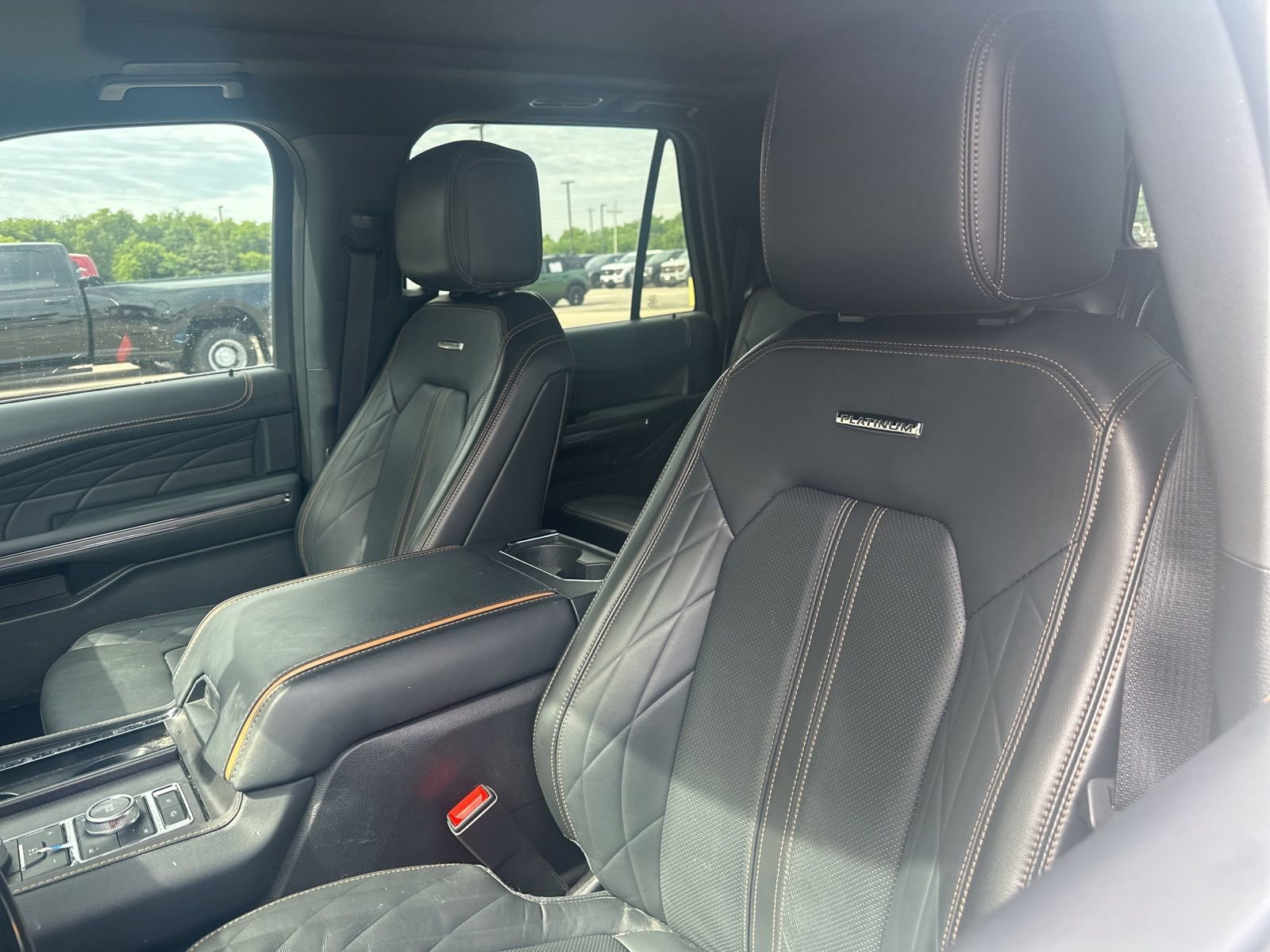 Used 2023 Ford Expedition Max Platinum AWD/4WD image 9