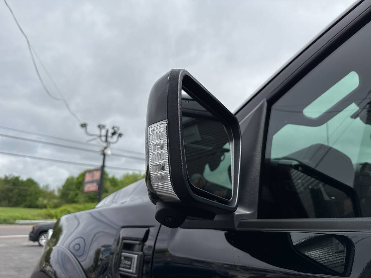 Used 2022 Ford F150 Lariat w/ Equipment Group 502A High image 10