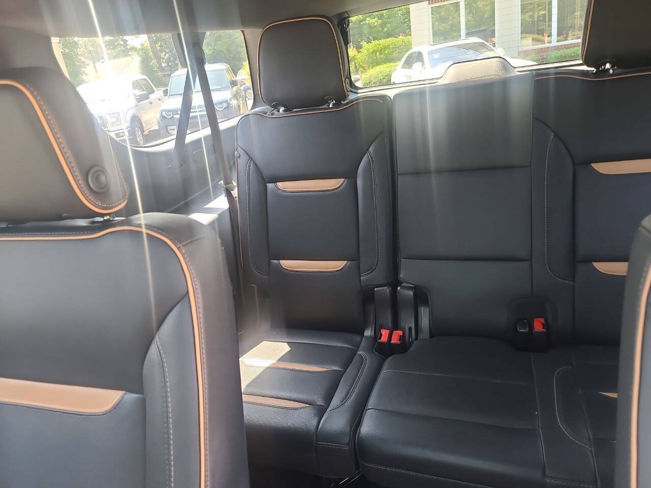 Used 2022 GMC Yukon XL AT4 AWD/4WD image 36