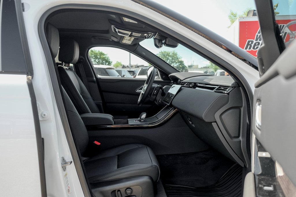 New 2026 Land Rover Range Rover Velar Dynamic SE image 21