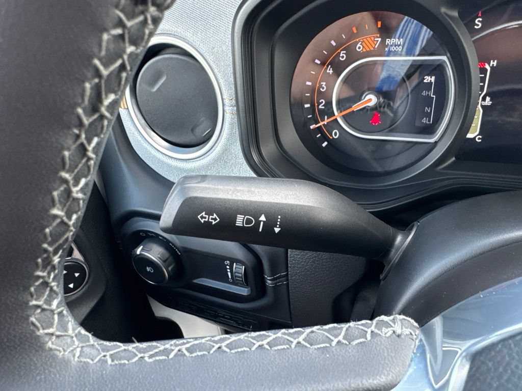 Used 2026 Jeep Wrangler Unlimited Sahara AWD/4WD image 23