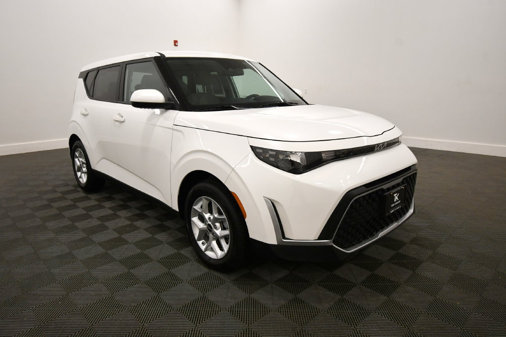 Certified 2025 Kia Soul LX FWD image 10