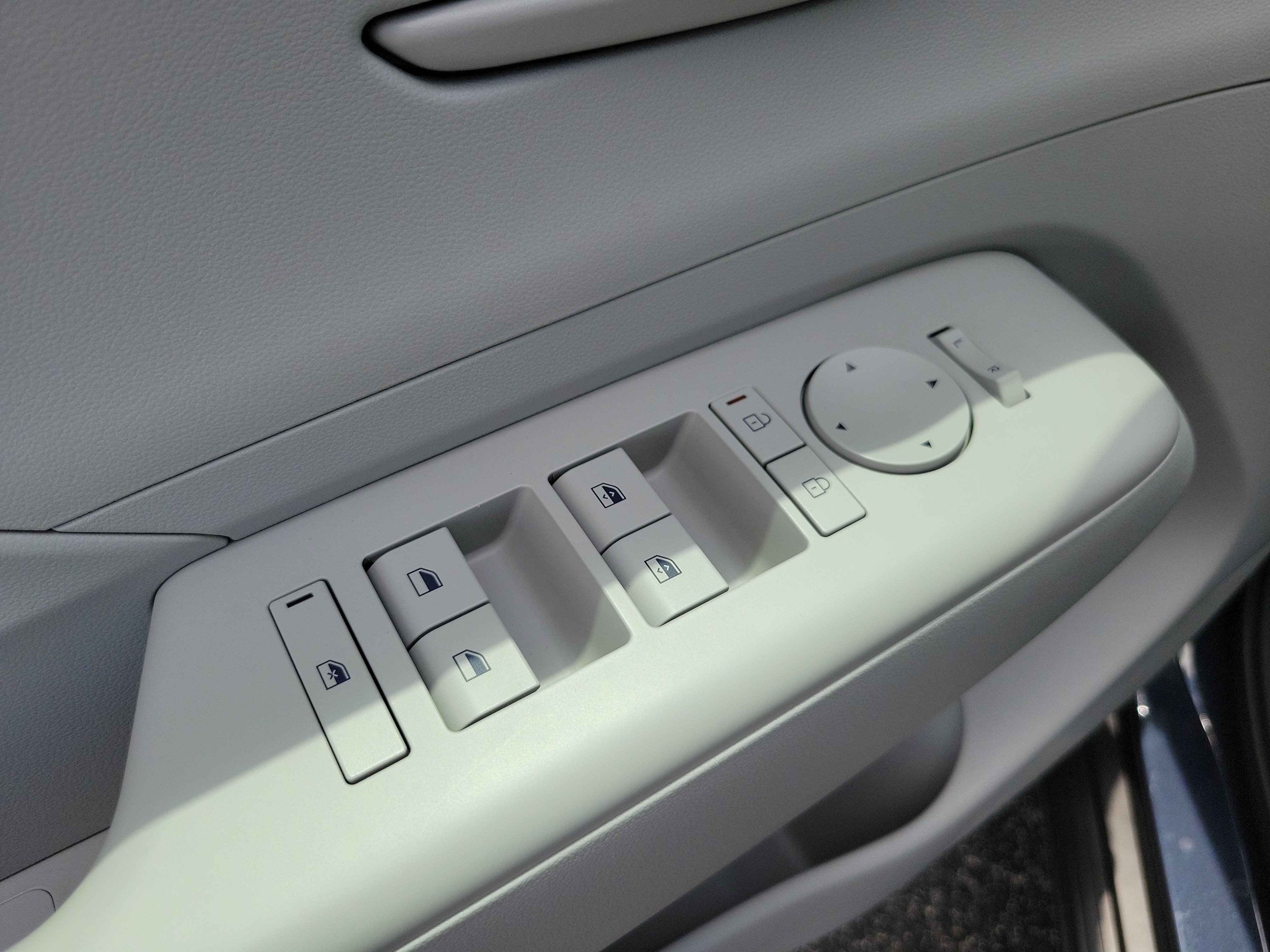 Used 2025 Hyundai Kona SEL FWD image 17