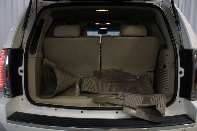 Used 2013 Cadillac Escalade Premium image 29