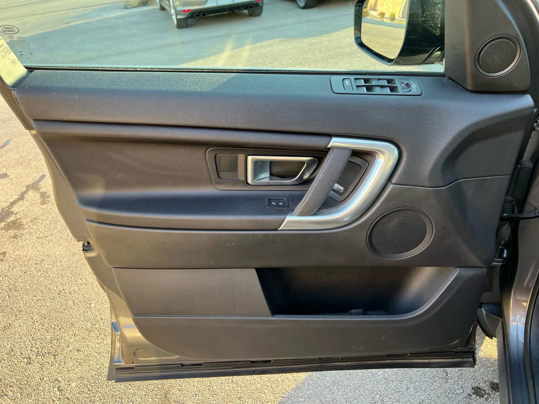 Used 2019 Land Rover Discovery Sport SE AWD/4WD image 20