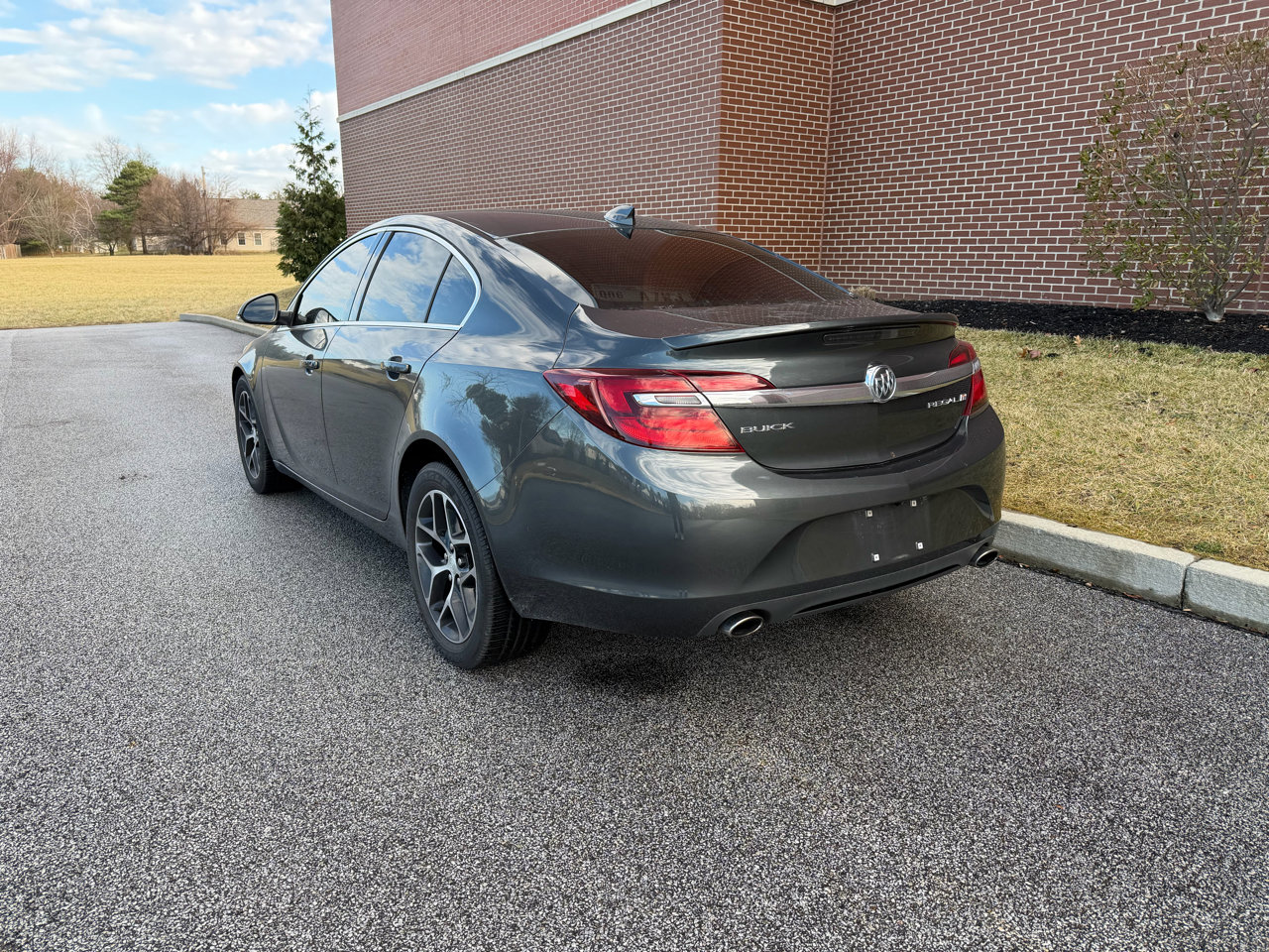 Used 2017 Buick Regal Sport Touring image 8