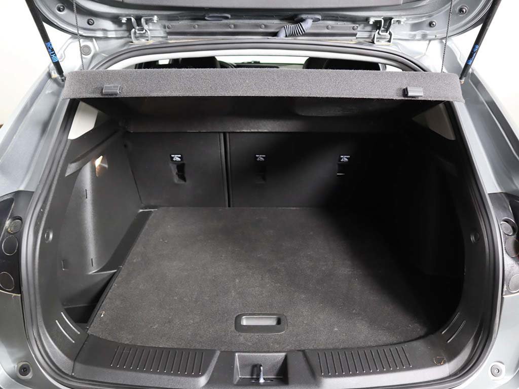 Used 2024 Chevrolet Trax LT w/ LT Convenience Package FWD image 17