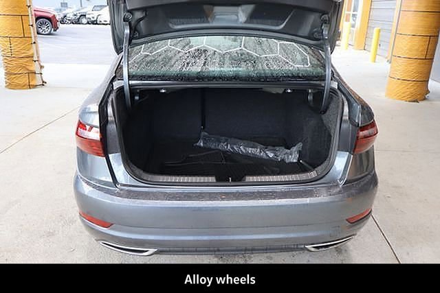 Used 2021 Volkswagen Jetta R-Line w/ R-Line Cold Weather Package image 13