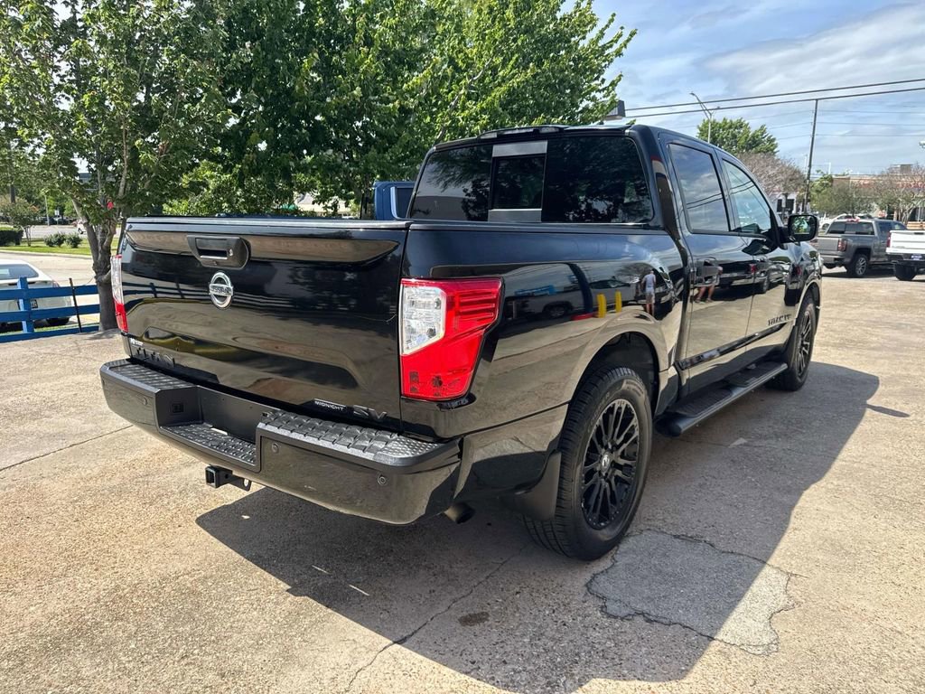 Used 2018 Nissan Titan SV w/ SV Convenience Package image 7