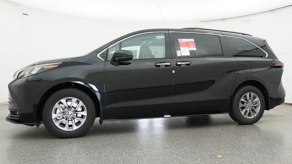 New 2026 Toyota Sienna XLE FWD image 21