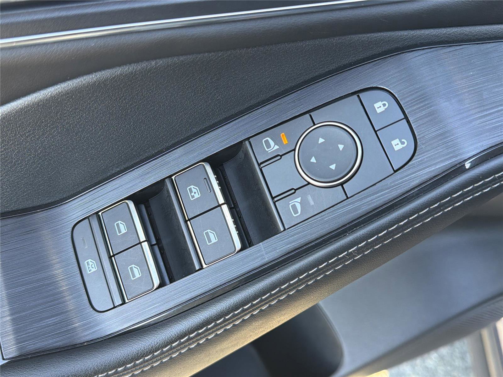 Used 2023 Nissan Rogue Platinum AWD/4WD image 18