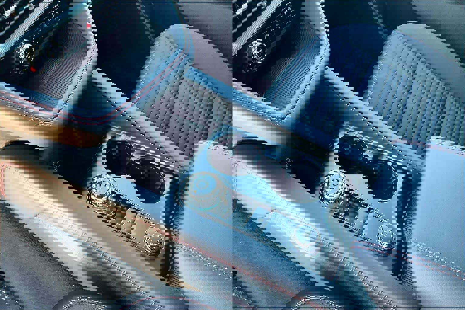 New 2026 Ford Explorer ST-Line w/ ST-Line Street Pack image 7