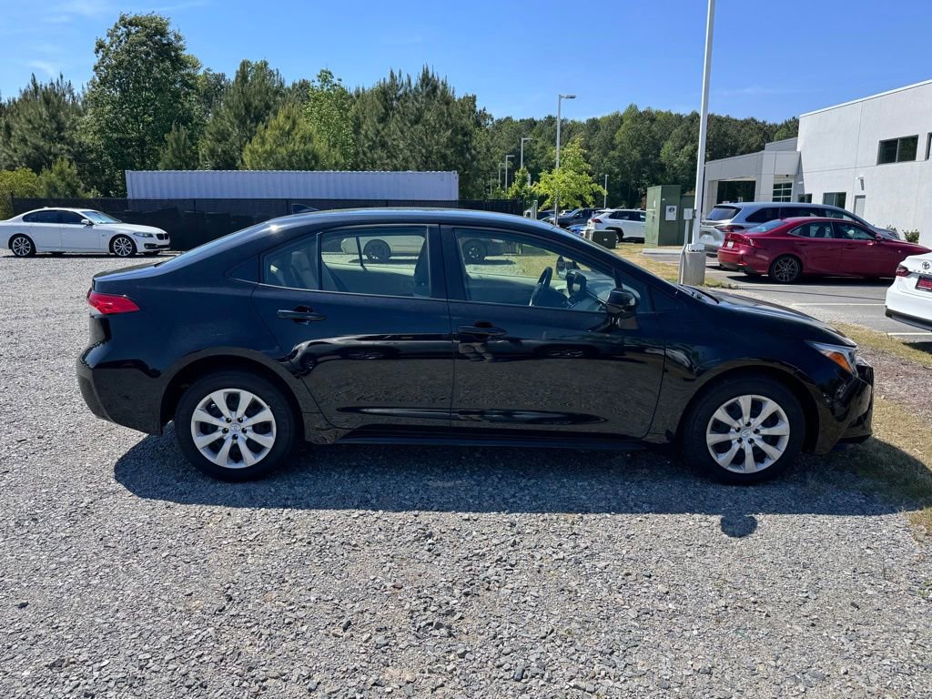 Used 2025 Toyota Corolla LE w/ Convenience Package FWD image 3