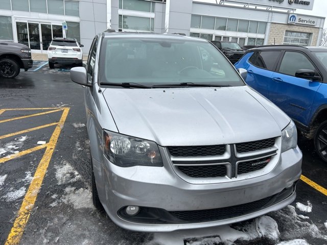 Used 2019 Dodge Grand Caravan GT image 2
