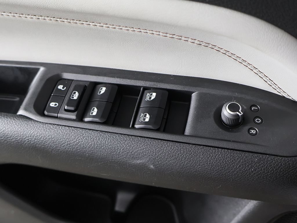 Used 2023 Jeep Compass Limited AWD/4WD image 34