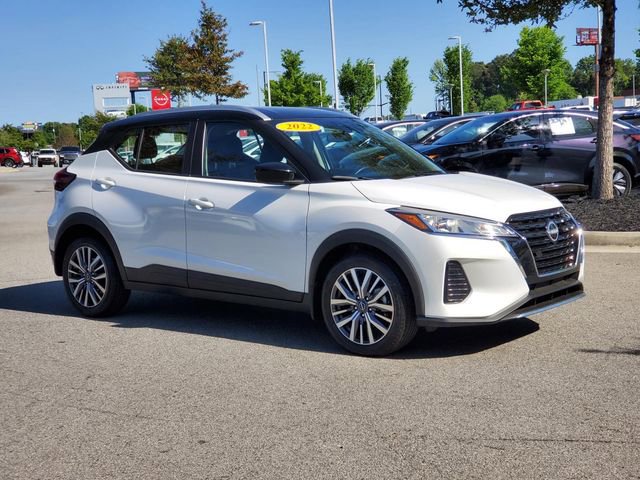 Used 2022 Nissan Kicks SV FWD image 1