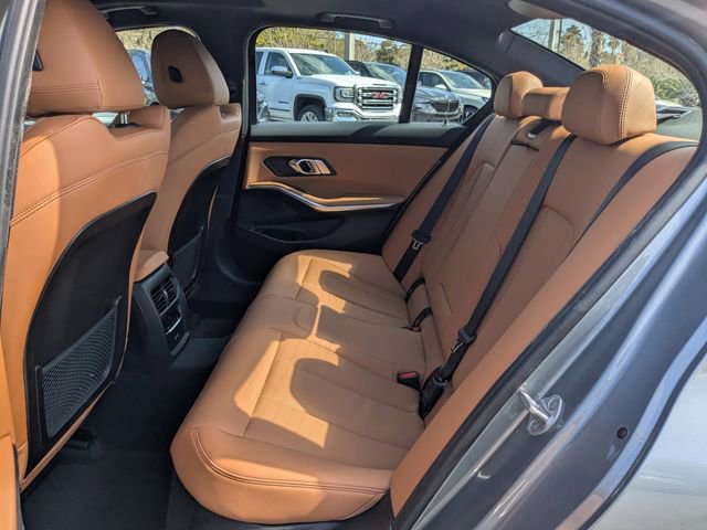 Used 2023 BMW 330i Sedan w/ Premium Package image 14