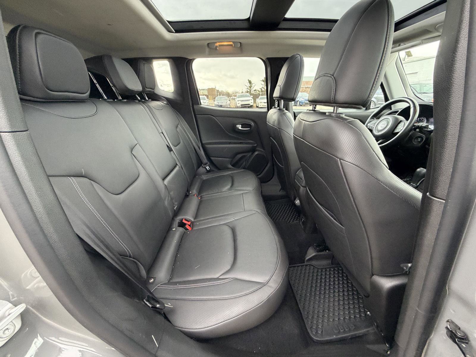 Used 2020 Jeep Renegade Limited image 27