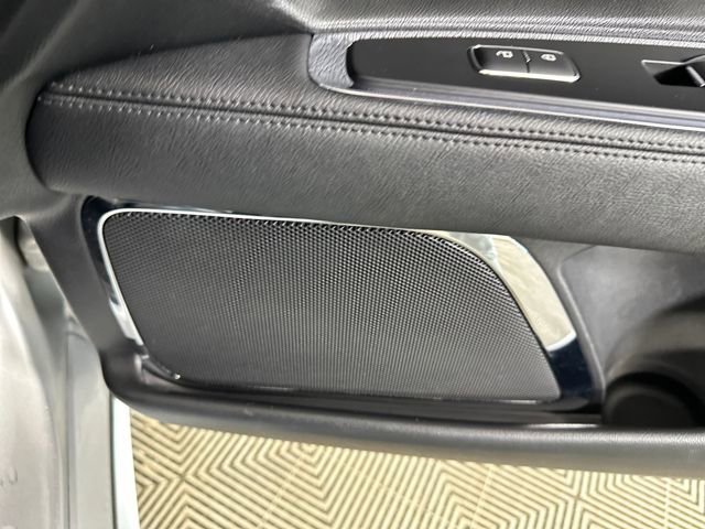 Used 2017 Lincoln Continental Select image 41