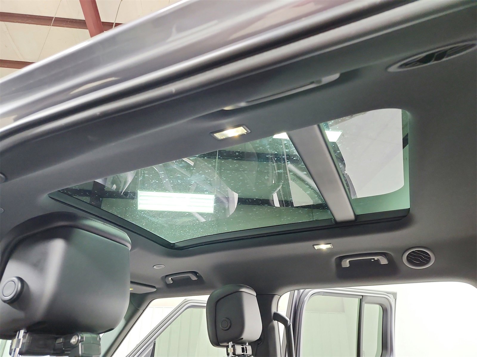 Used 2024 Land Rover Defender 130 Outbound image 22