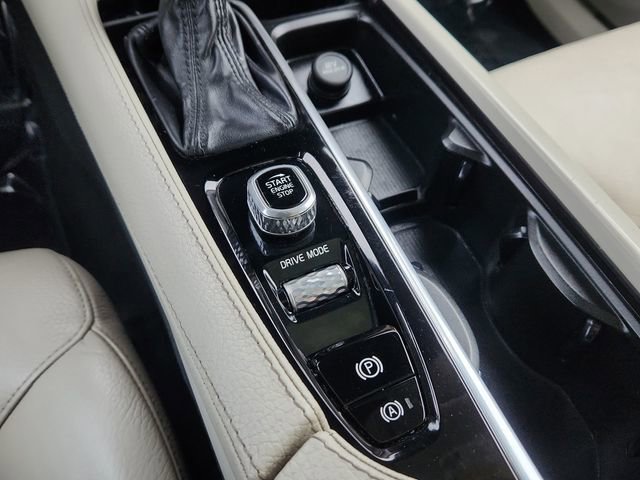 Used 2020 Volvo XC90 T5 Momentum image 44